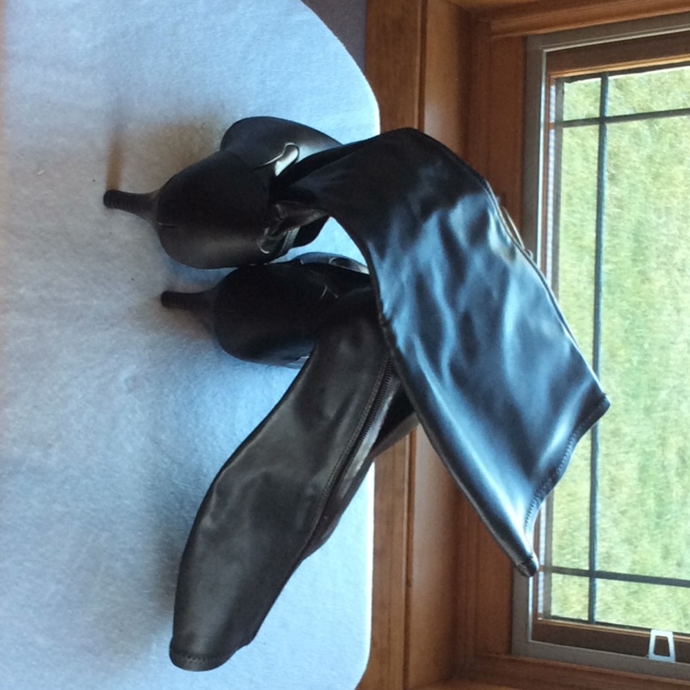Boots - Picture 2 of 4